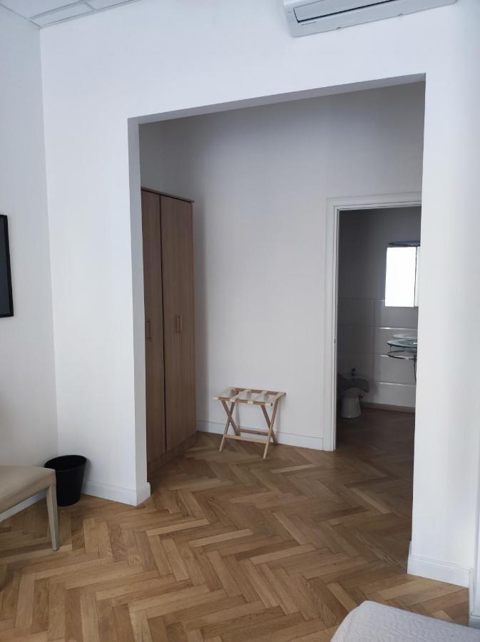 Piazza Goldoni Rooms Triëst Buitenkant foto
