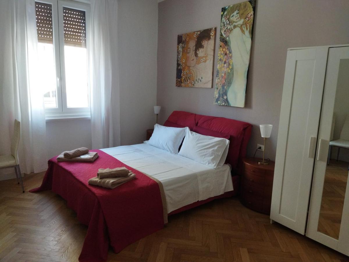 Piazza Goldoni Rooms Triëst Buitenkant foto