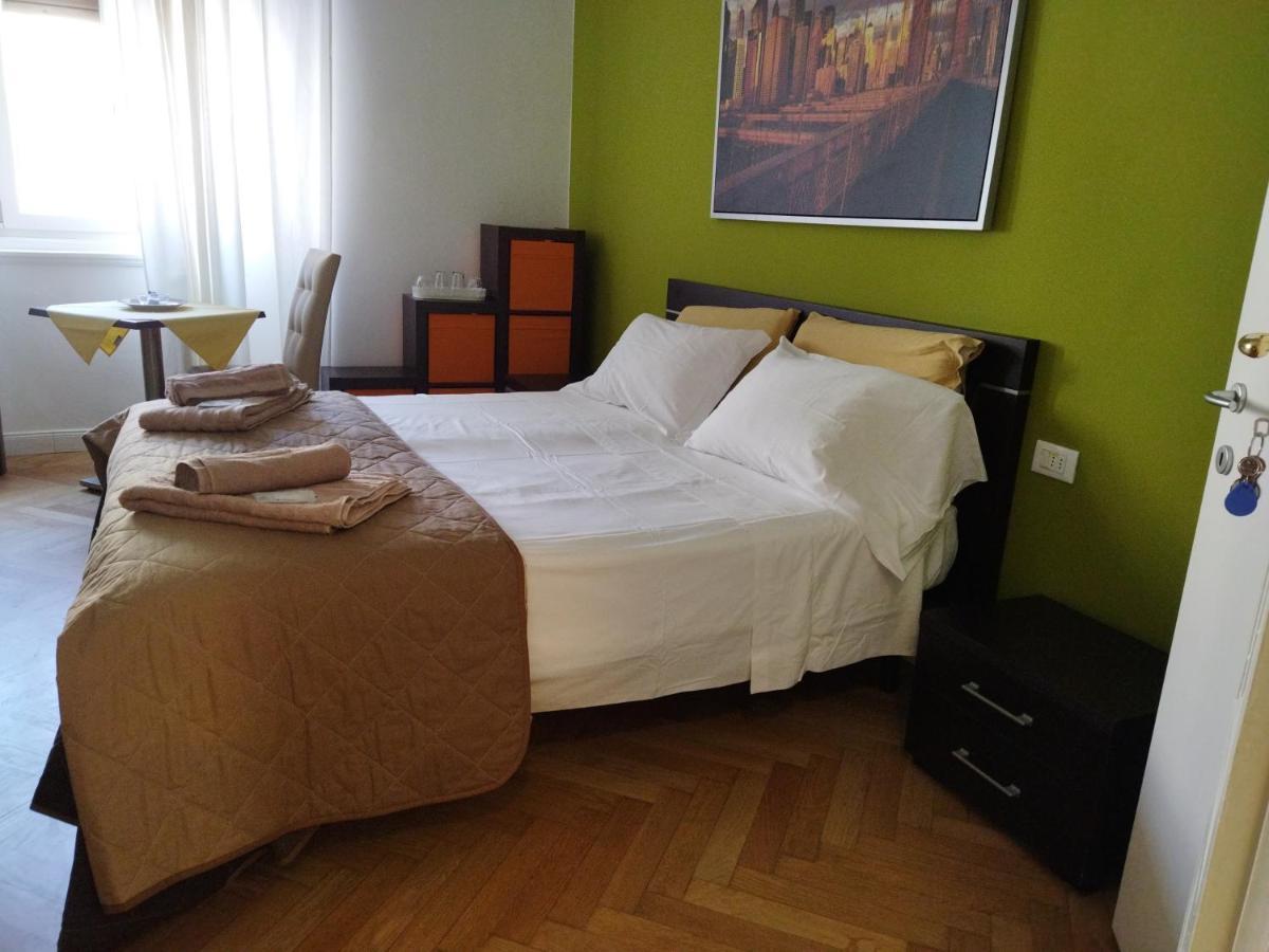 Piazza Goldoni Rooms Triëst Buitenkant foto
