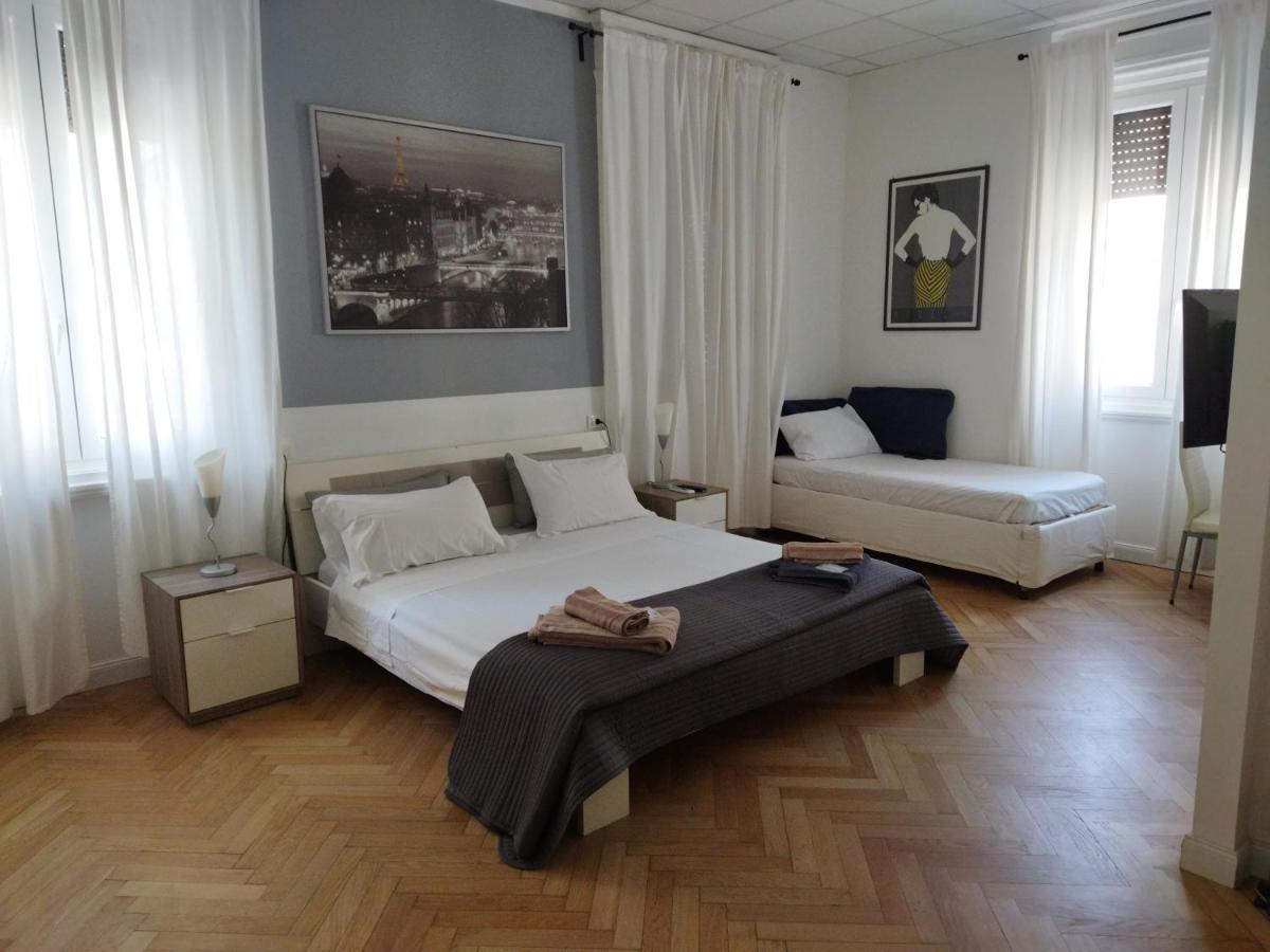 Piazza Goldoni Rooms Triëst Buitenkant foto